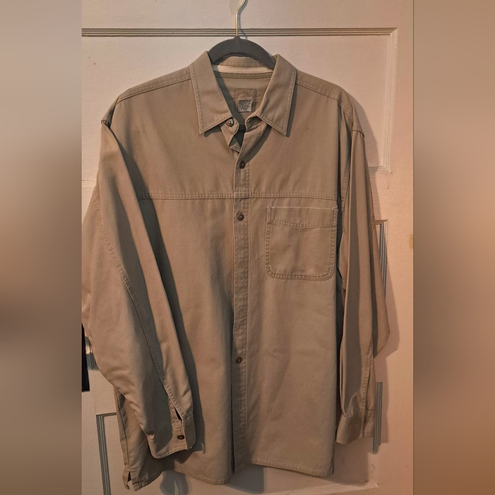 Men's Casual Long-Sleeve Button-Down Shirt in Khaki
